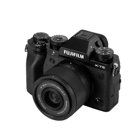 Объектив установленный на камеру